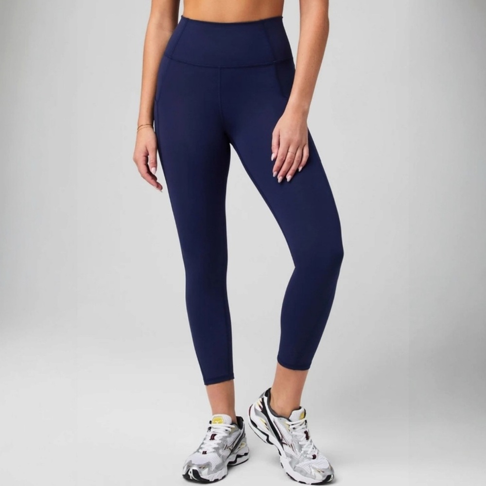 NWT Fabletics Oasis PureLuxe High Waisted 7/8 Leggings Deep Navy Blue Sz Small